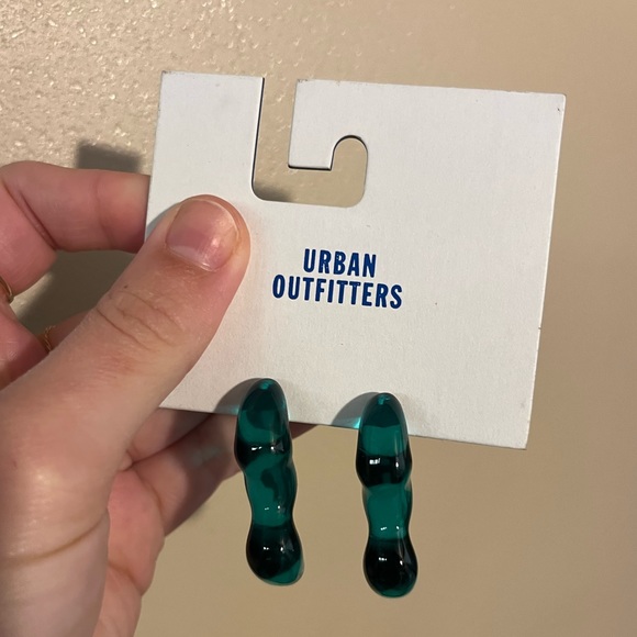NWTO Resin Earrings Urban Outfitters Teal/Blue/Green Squiggle Artsy - Picture 7 of 8